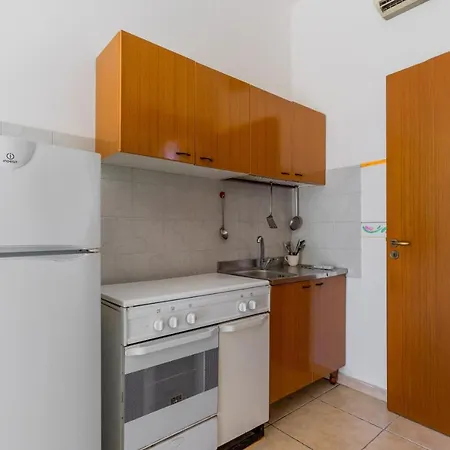 Tiziana House Apartment *